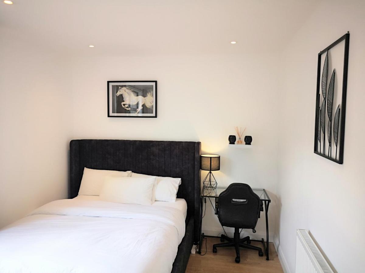 Clifton Court Hemel Apartment Хемел Хемпстед Екстериор снимка